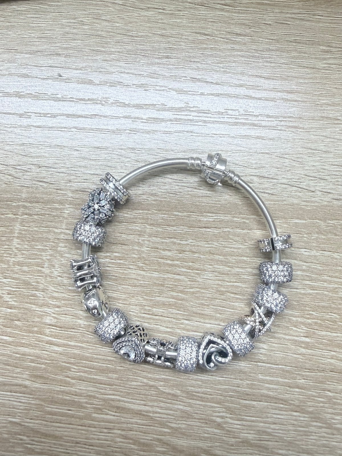 Pandora bedelarmband maat 19 met 13 bedels en 2 clips, Ophalen, Gebruikt, Zilver, Met bedels of kralen