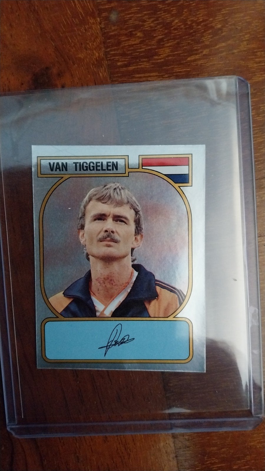 Panini Voetbal 89 sticker #349 - Adrie van Tiggelen, Verzamelen, Ophalen of Verzenden, Zo goed als nieuw, Poster, Plaatje of Sticker