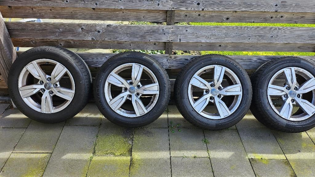 Originele Audi aluvelgen met zomerbanden. Slechts 3500km!!!, 16 inch, Banden en Velgen, Ophalen of Verzenden, Personenwagen