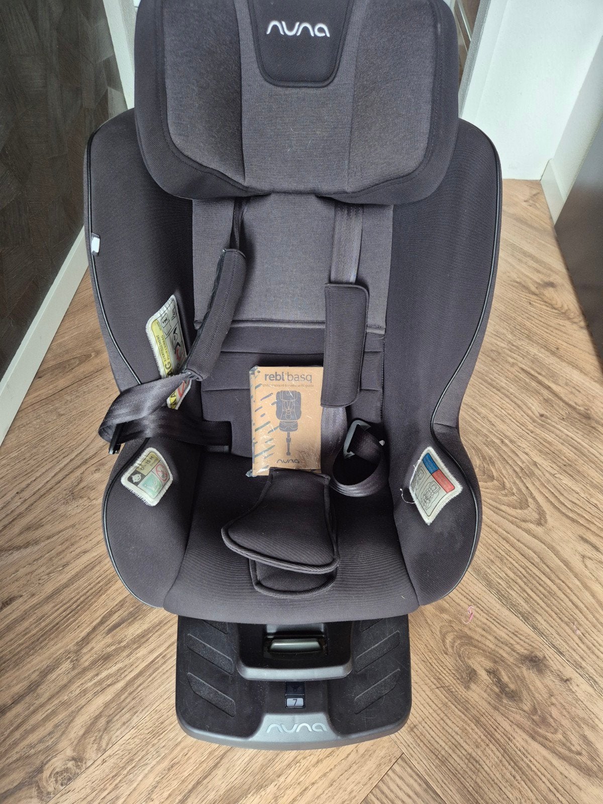 Nuna Rebl Basq autostoel - 360 graden draaibaar, Kinderen en Baby's, Autostoeltjes, Verstelbare rugleuning, 0 t/m 18 kg, Zo goed als nieuw