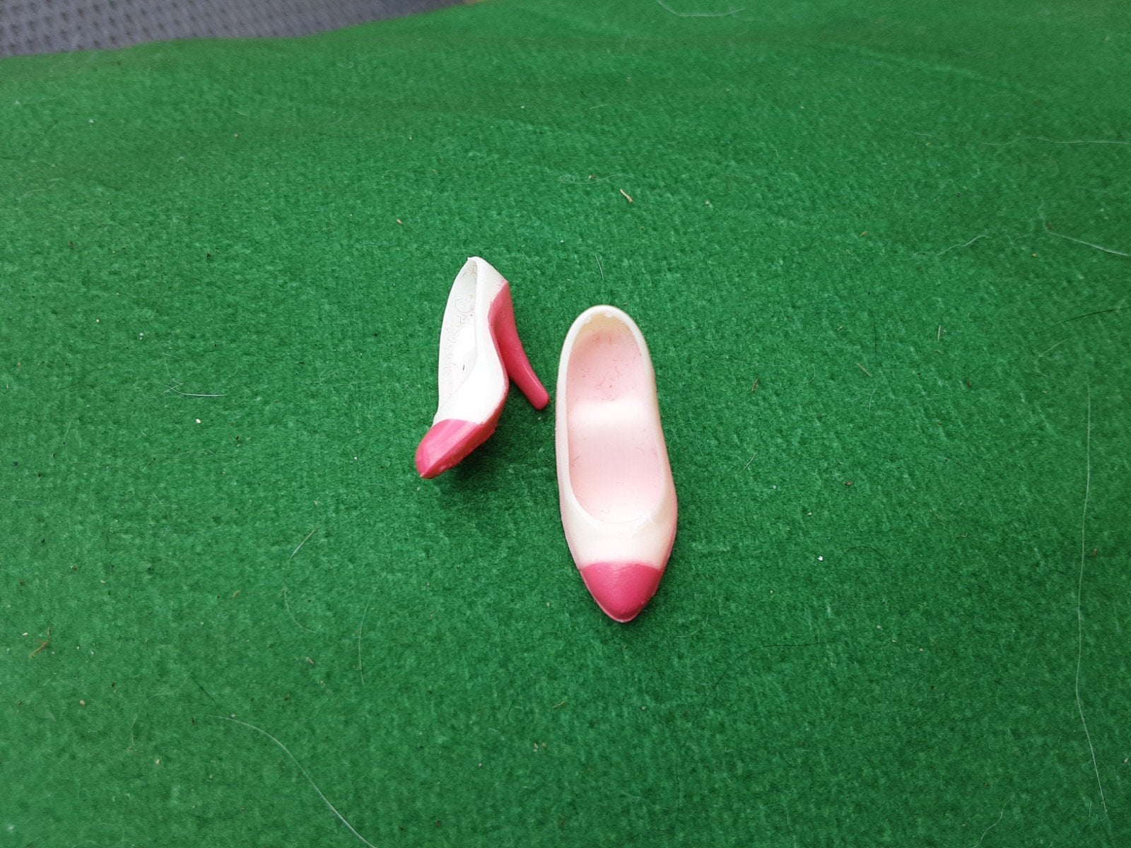 Barbie poppenschoenen  Day to Night barbie, Ophalen of Verzenden, Gebruikt