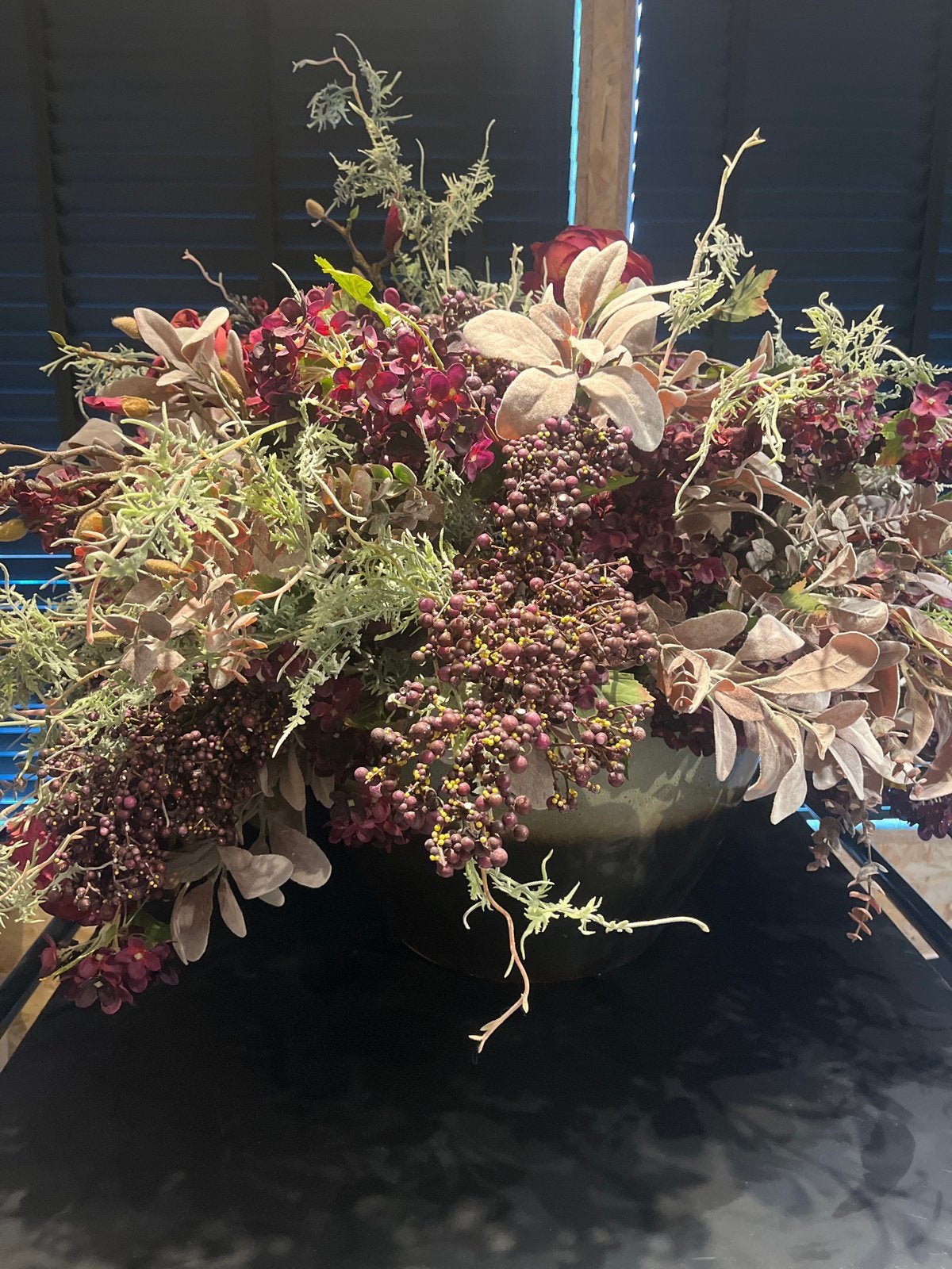 Grote bloempot met kunstbloemen in oase, Huis en Inrichting, Woonaccessoires | Kunstplanten en Kunstbloemen, Ophalen, Binnen, Overige materialen