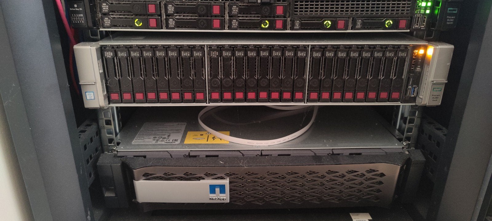 HP DL380 gen9 - 64Gb (GEEN DISKEN !!), Computers en Software, Gebruikt, 64 GB, Hot swappable onderdelen, Ophalen of Verzenden