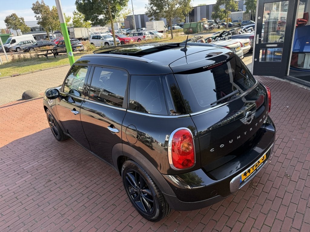 MINI Countryman 1.6 Cooper Chili leder 6vers airco pano, Auto's, Gebruikt, 4 stoelen, Automatische klimaatregeling, Zwart