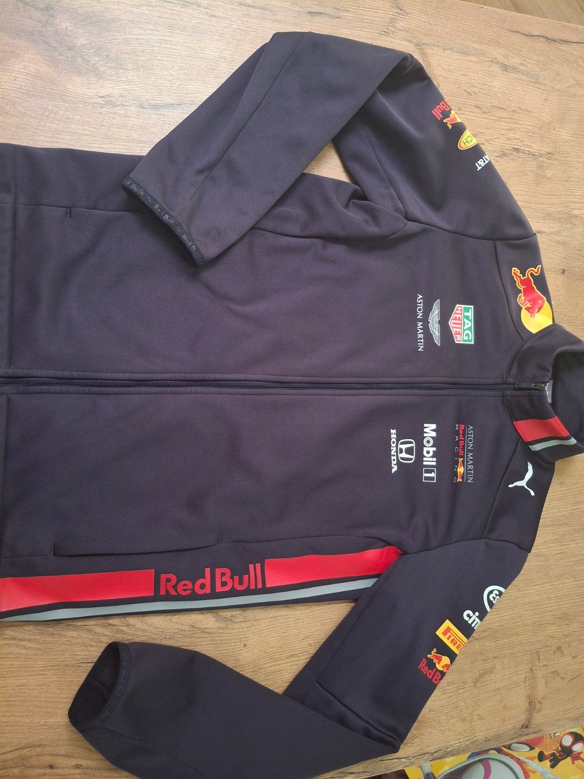 Red Bull Racing F1 Softshell Jas - Puma maat 164, Ophalen, Gebruikt, Jongen, Jas