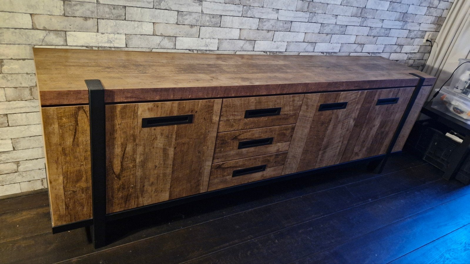 Industrieel dressoir 240x80x48 cm in zeer goede staat, Huis en Inrichting, Ophalen
