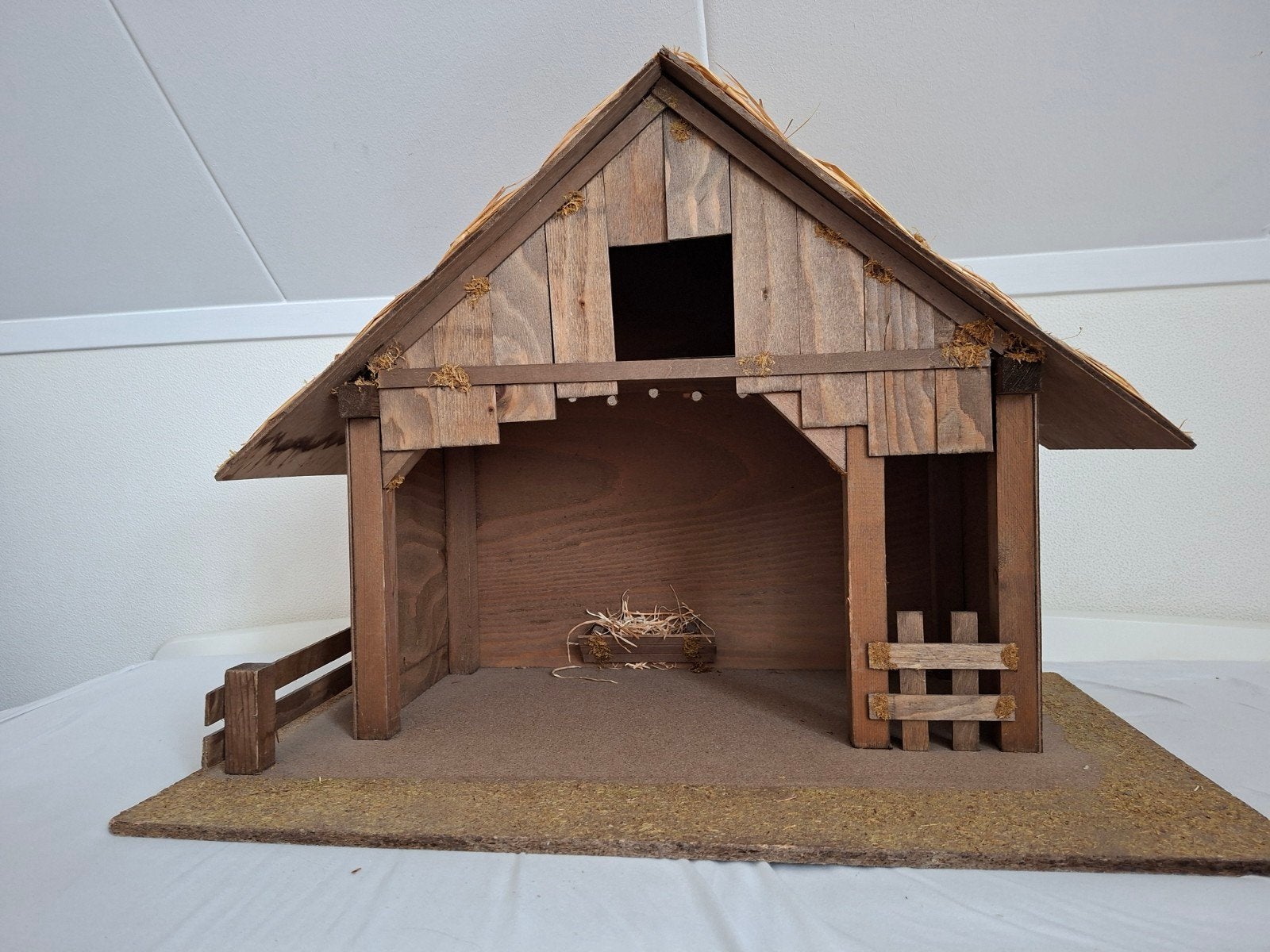 Houten kerststal voor kerstgroep - Handgemaakt, Ophalen, Gebruikt