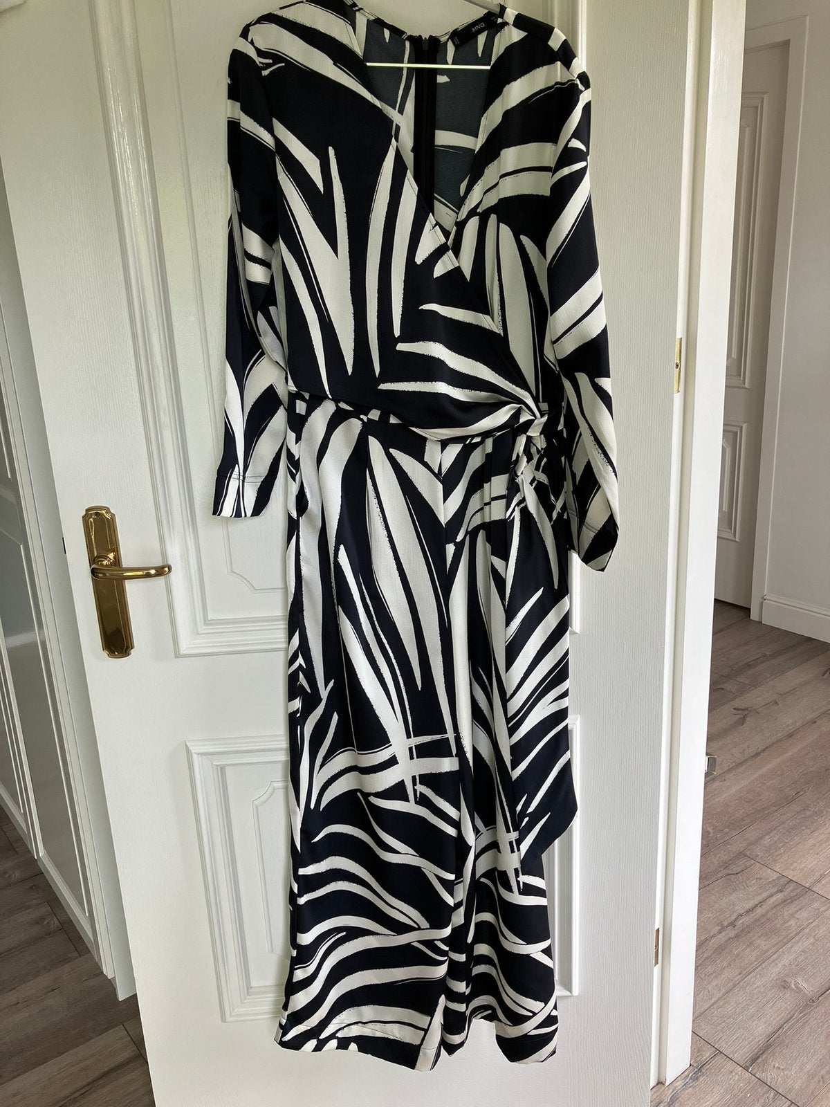 Mango jumpsuit grafische print zwart wit M, Kleding | Dames, Ophalen of Verzenden, Zo goed als nieuw, Maat 38/40 (M), Zwart