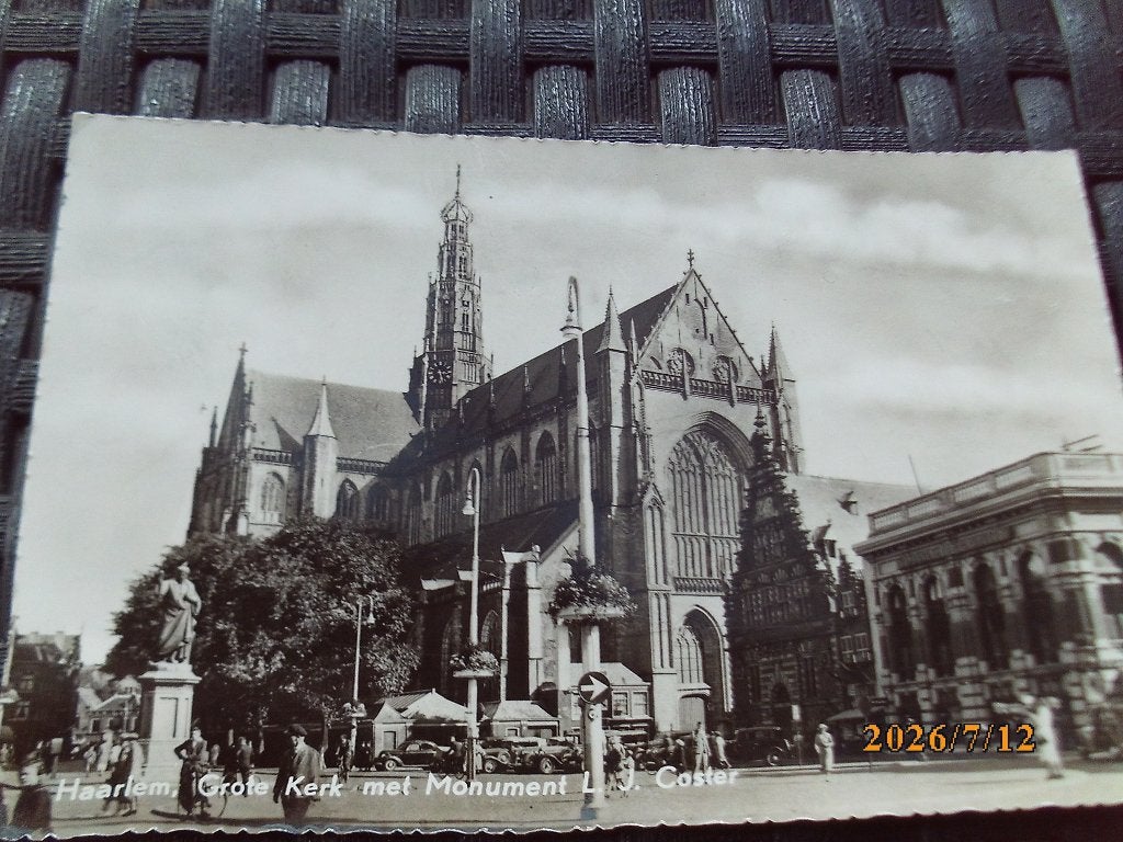 Haarlem Grote Kerk met monument L J Coster 1957 ongelopen, Ophalen of Verzenden, 1940 tot 1960, Ongelopen, Noord-Holland