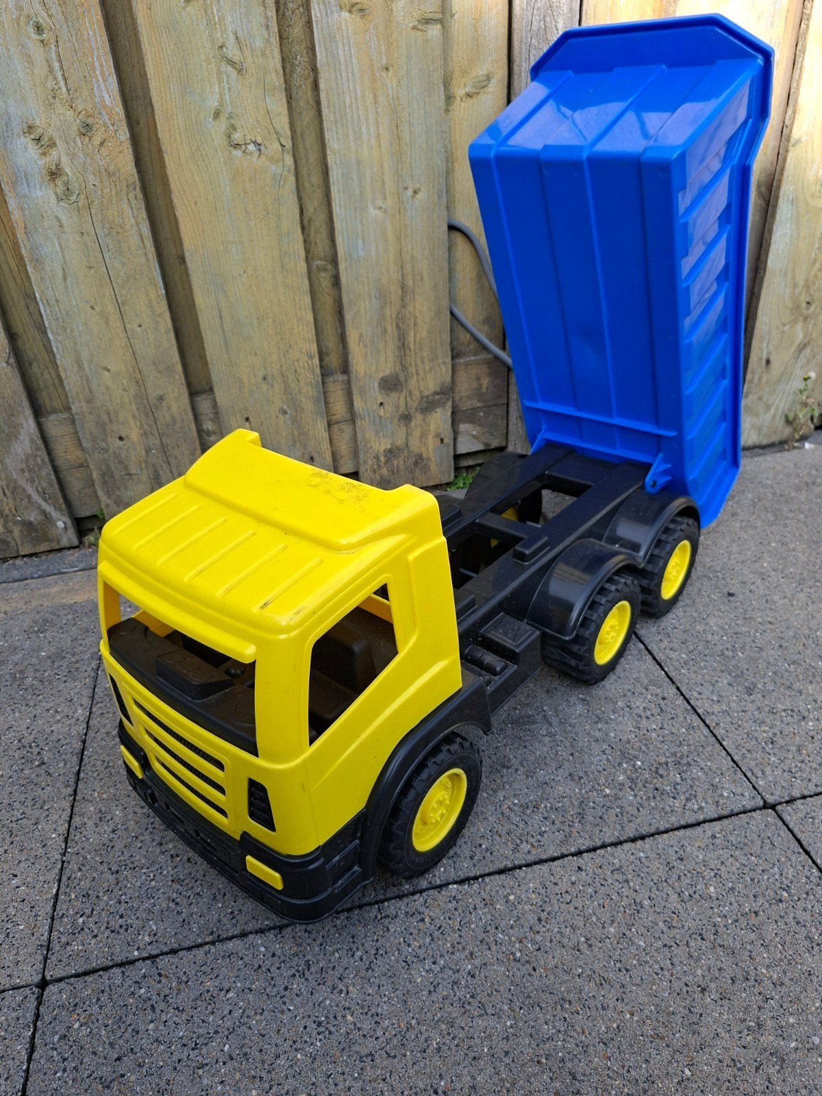 Grote gele en blauwe kiepwagen speelgoed, Kinderen en Baby's, Ophalen, Gebruikt
