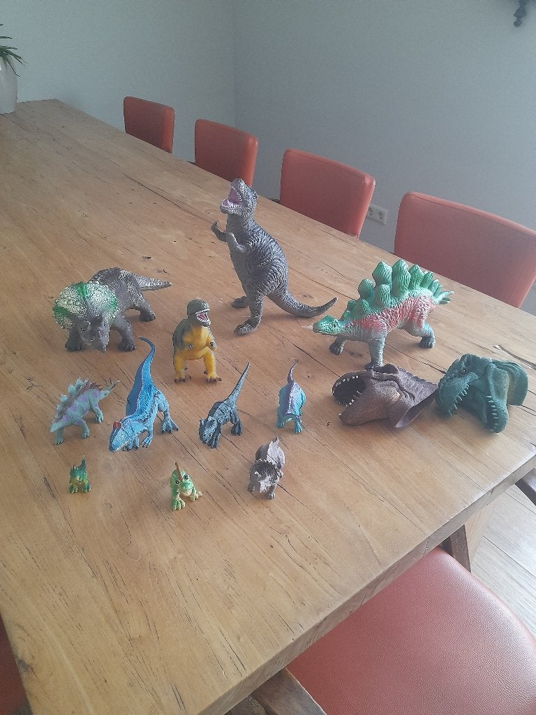 Speelgoedfiguren dinosauriërs groot en klein, Ophalen of Verzenden, Zo goed als nieuw
