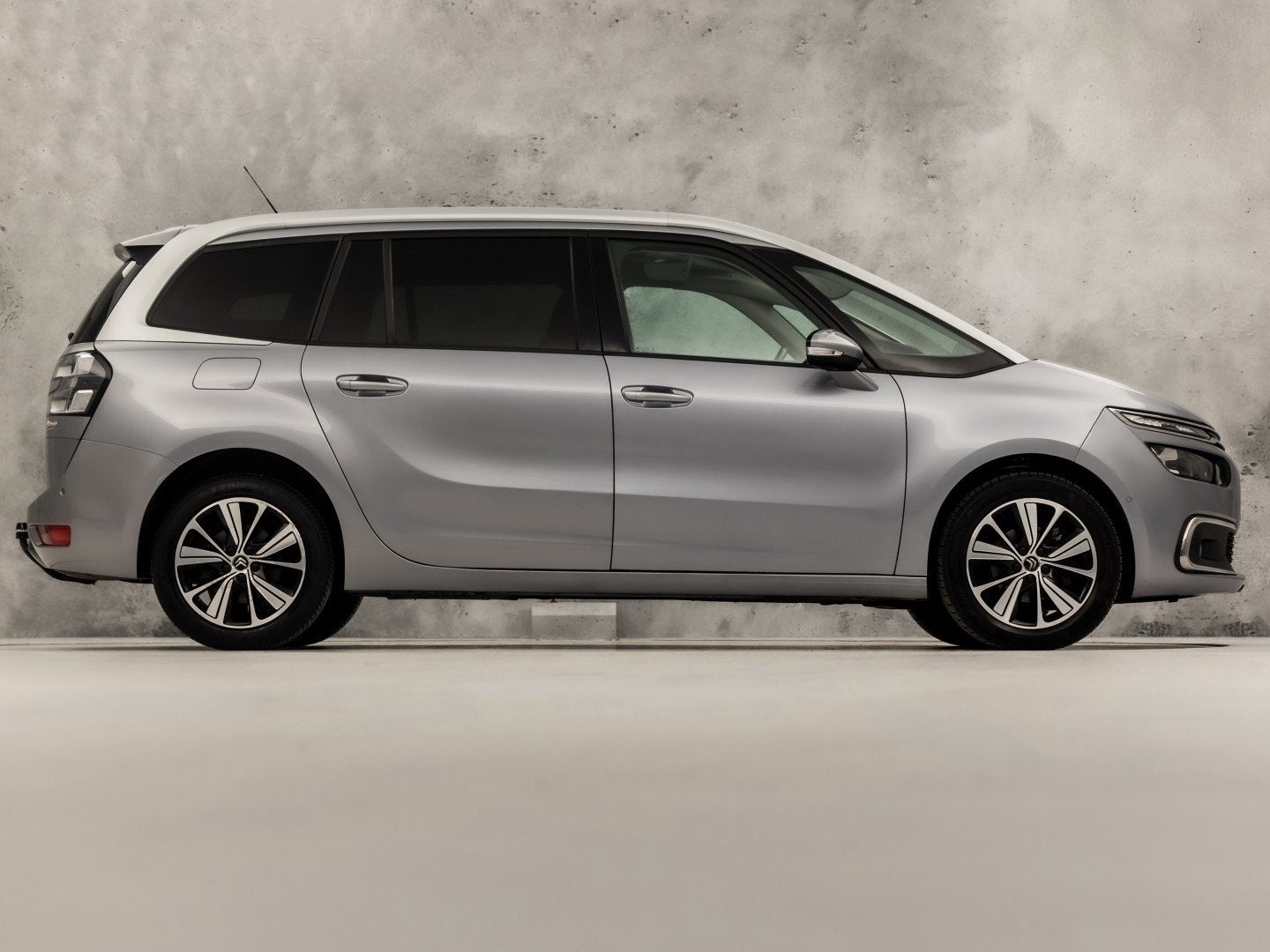 Foto 4 van Citroën Grand C4 Picasso 1.2 PureTech Sport 7 Persoons Auto
