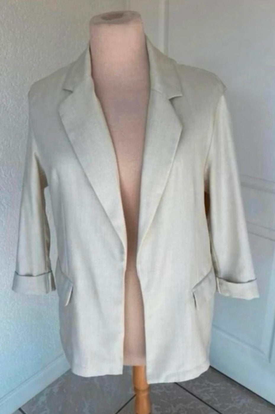 Creme/beige blazer bershka, 38, Ophalen of Verzenden, Zo goed als nieuw, Maat 38/40 (M), Beige