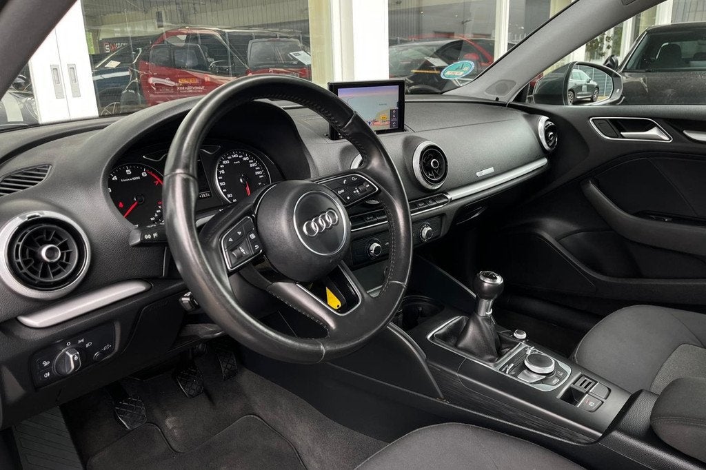 Audi A3 Limousine 1.5 TFSI CoD | TREKHAAK | CRUISE |, Auto's, Audi, Voorwielaandrijving, Stof, 4 cilinders, 150 pk