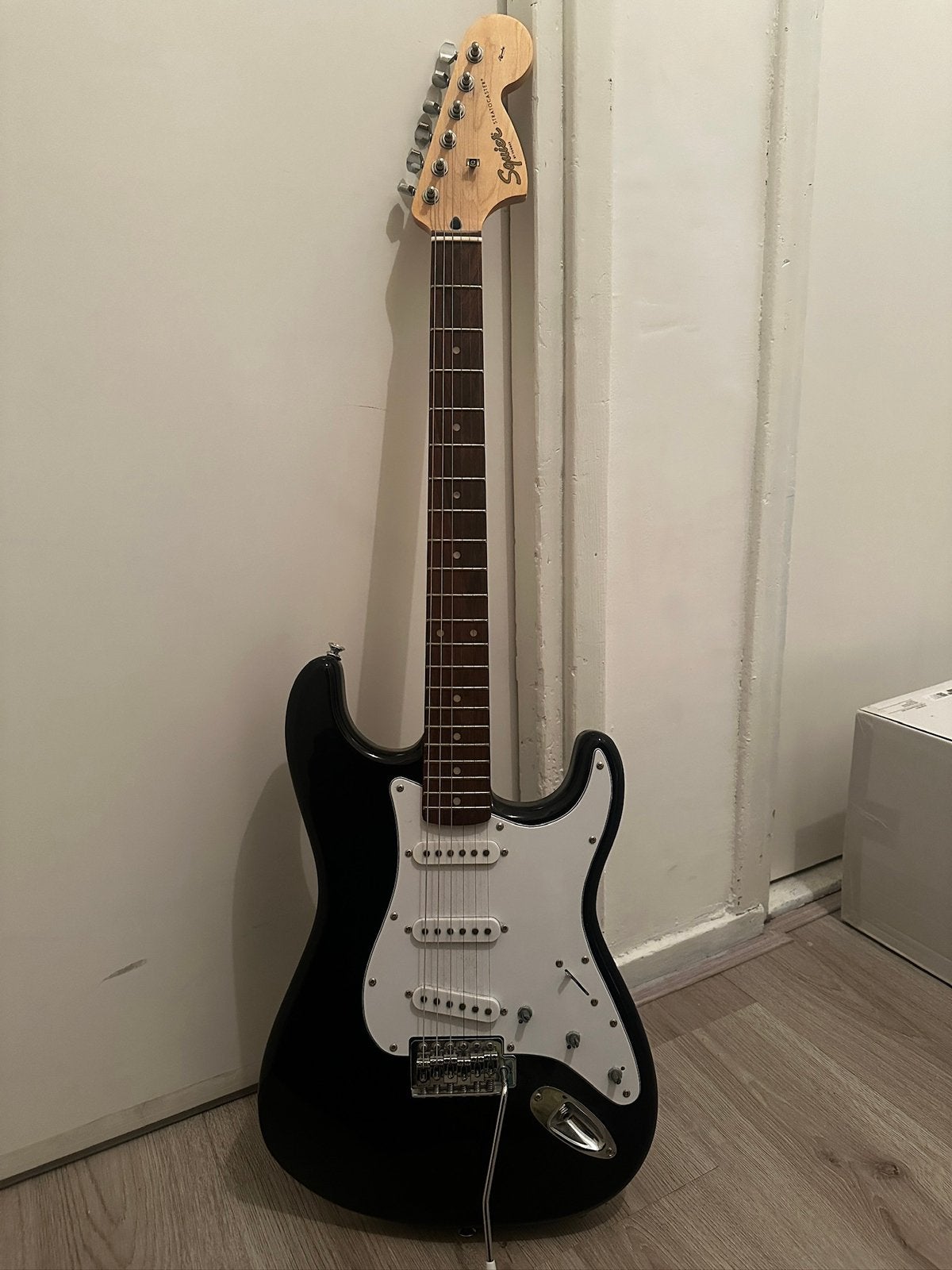 Fender Squier Affinity Stratocaster, Ophalen, Zo goed als nieuw, Solid body, Fender