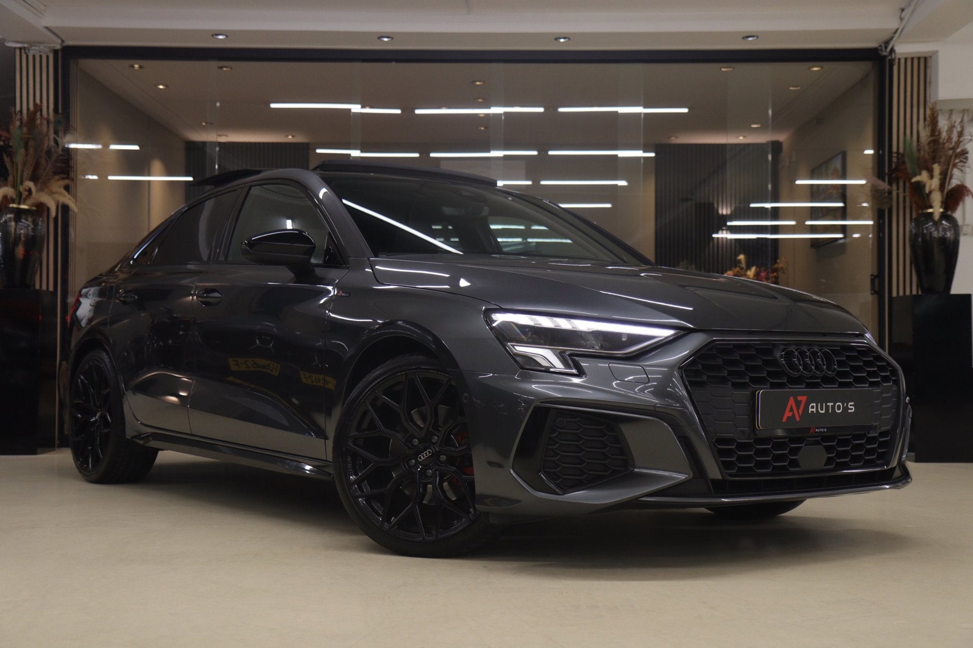 Audi A3 Limousine 35 TFSI S Edition 3x S-Line PANO/CARPLAY/K, Auto's, 4 cilinders, 150 pk, Leder en Stof, Bedrijf
