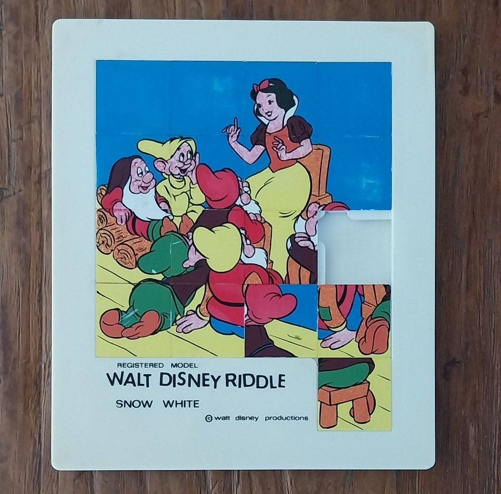 Walt Disney Riddle (schuifpuzzel): Snow white (Sneeuwwitje), Ophalen of Verzenden, Sneeuwwitje of Doornroosje, Zo goed als nieuw