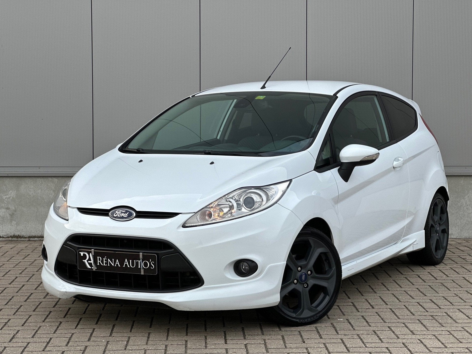 Ford FIESTA 1.6 Sport ST-LINE / Cruise / Climate control / N, Gebruikt, 4 cilinders, Wit, Bedrijf