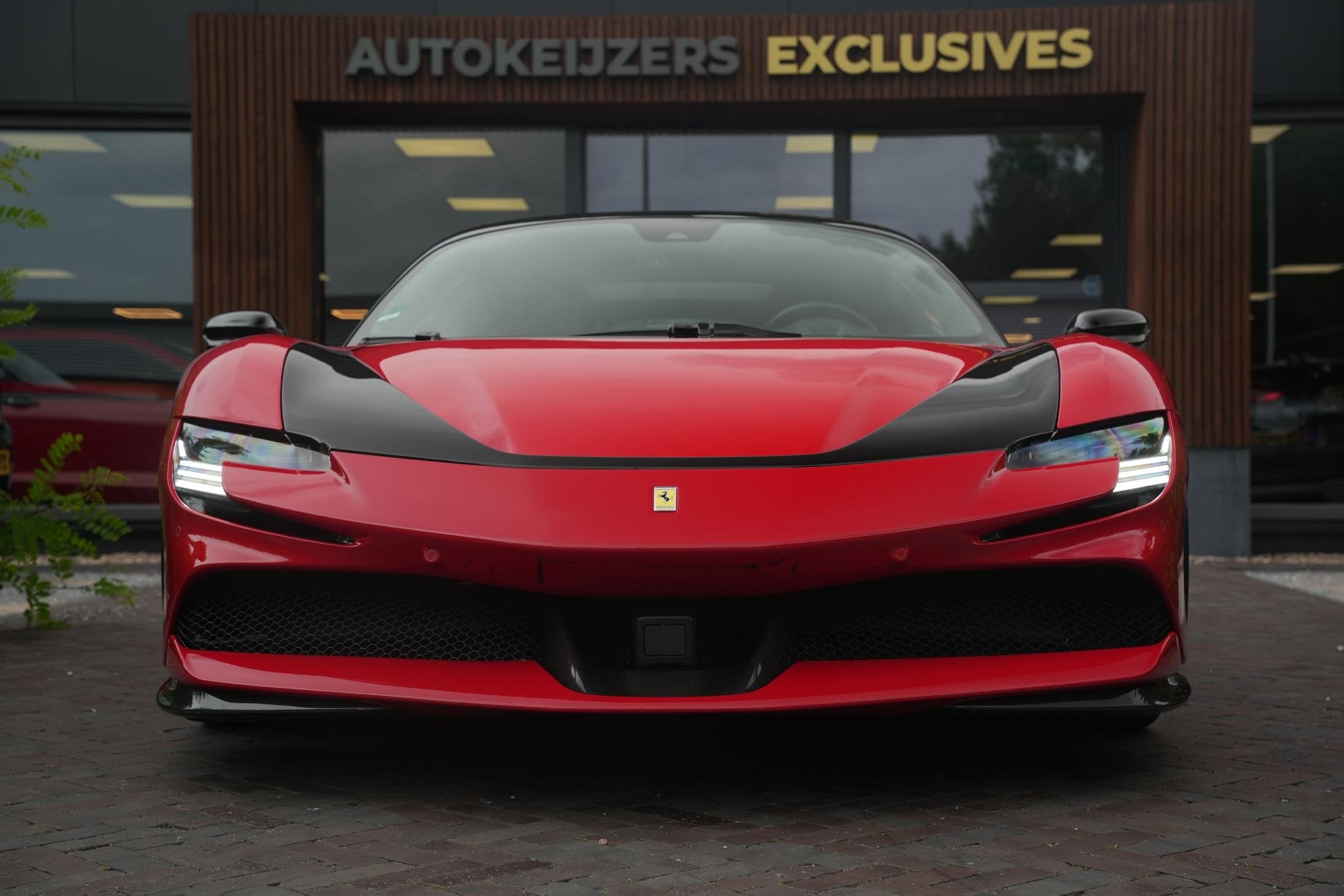 Ferrari SF90 Stradale 4.0 V8 Assetto Fiorano Fiorano Pack Ca, Auto's, Automaat, 8 kWh, Stof, Plug-in hybride