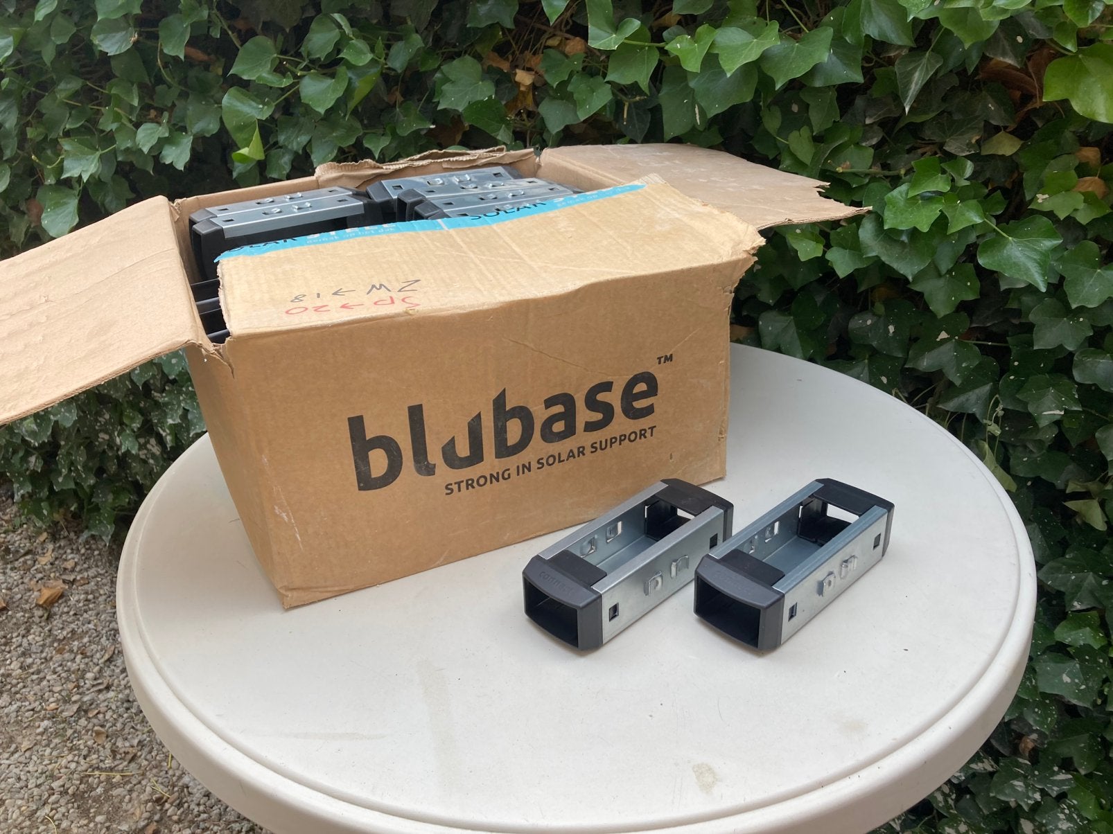 Bluebase zonnepaneel koppelstuk 30 st oost west 18cm nieuw, Ophalen of Verzenden, Nieuw