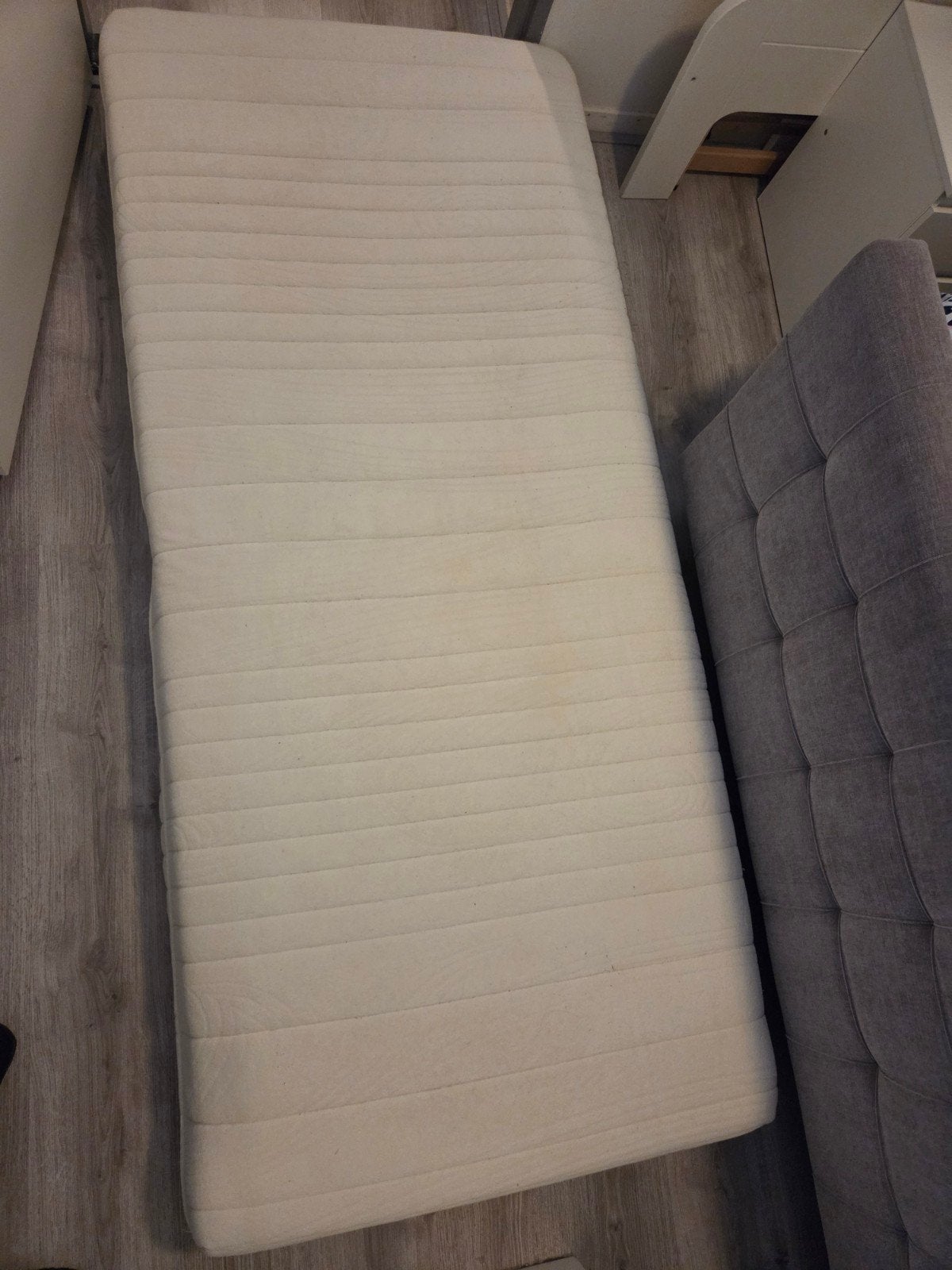 Stevig 90x200cm matras, hoes afritsbaar, z.g.a.n., Ophalen