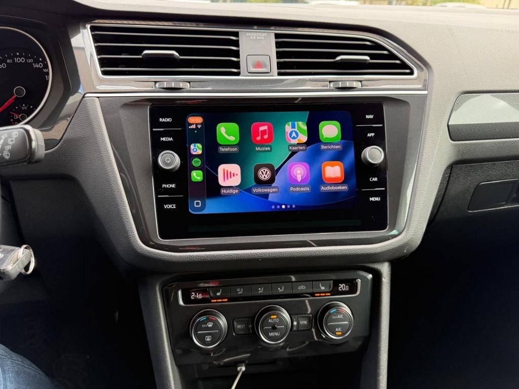 Volkswagen TIGUAN 1.5 TSI 150pk Carplay trekh massage alcant, Auto's, Euro 6, 150 pk, Alcantara, Wit