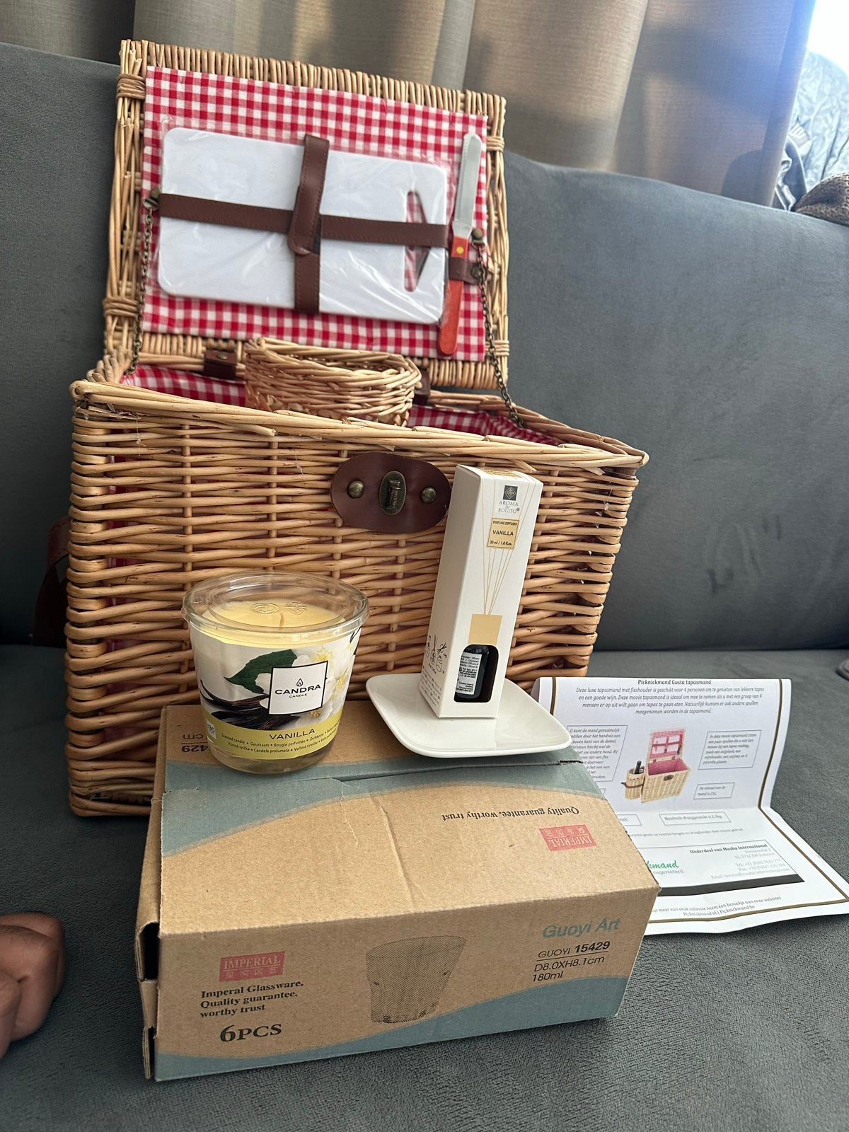 Nieuwe picknickmand met accessoires en geurkaars, Ophalen, Nieuw, Zonder inhoud
