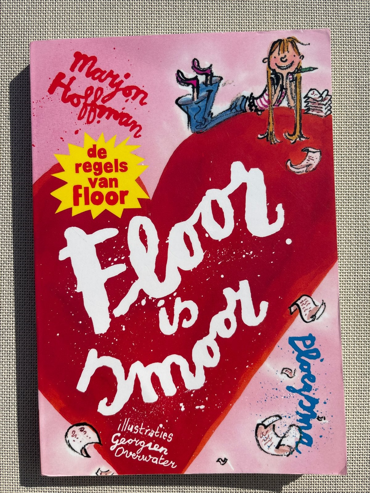 Floor is smoor - Marjon Hoffman (De regels van Floor), Boeken, Ophalen of Verzenden, Zo goed als nieuw, Fictie