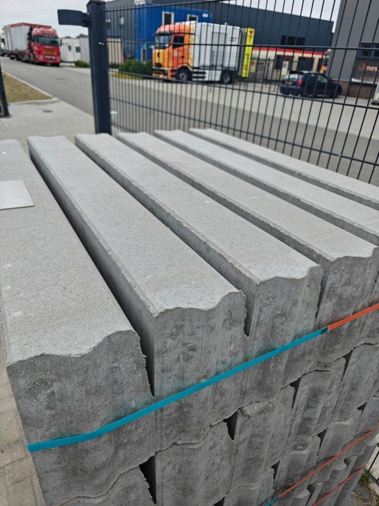 Trottoirbanden nieuw, Ophalen, Klinkers, Nieuw, 10 m² of meer
