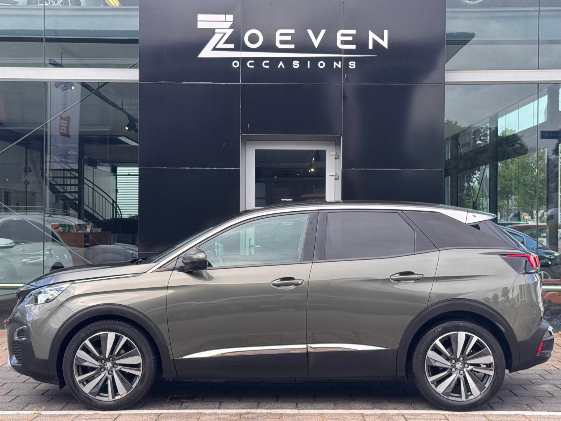 Peugeot 3008 1.2 PureTech Blue Lease Premium, Voorwielaandrijving, Gebruikt, 1199 cc, Bedrijf