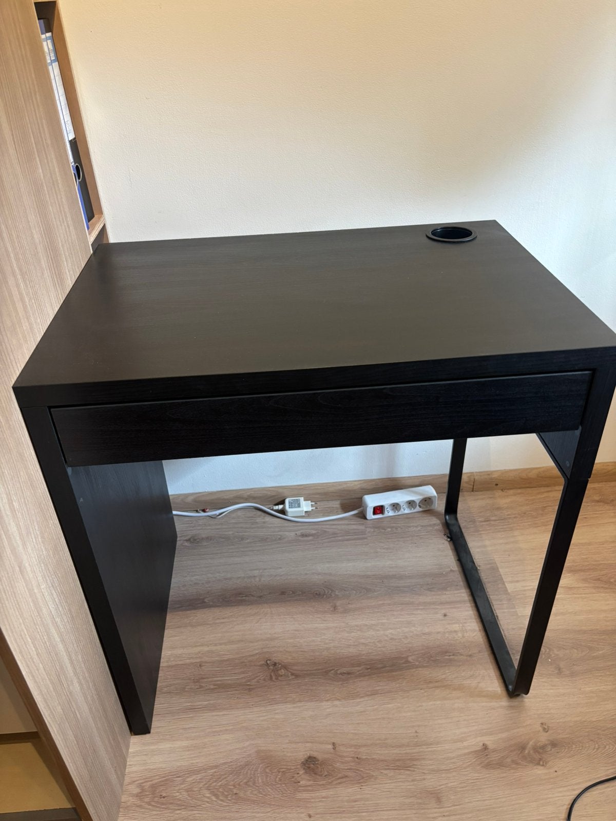 Zwart Ikea micke bureau, Huis en Inrichting, Ophalen, Zwart, 73 cm, 50 cm