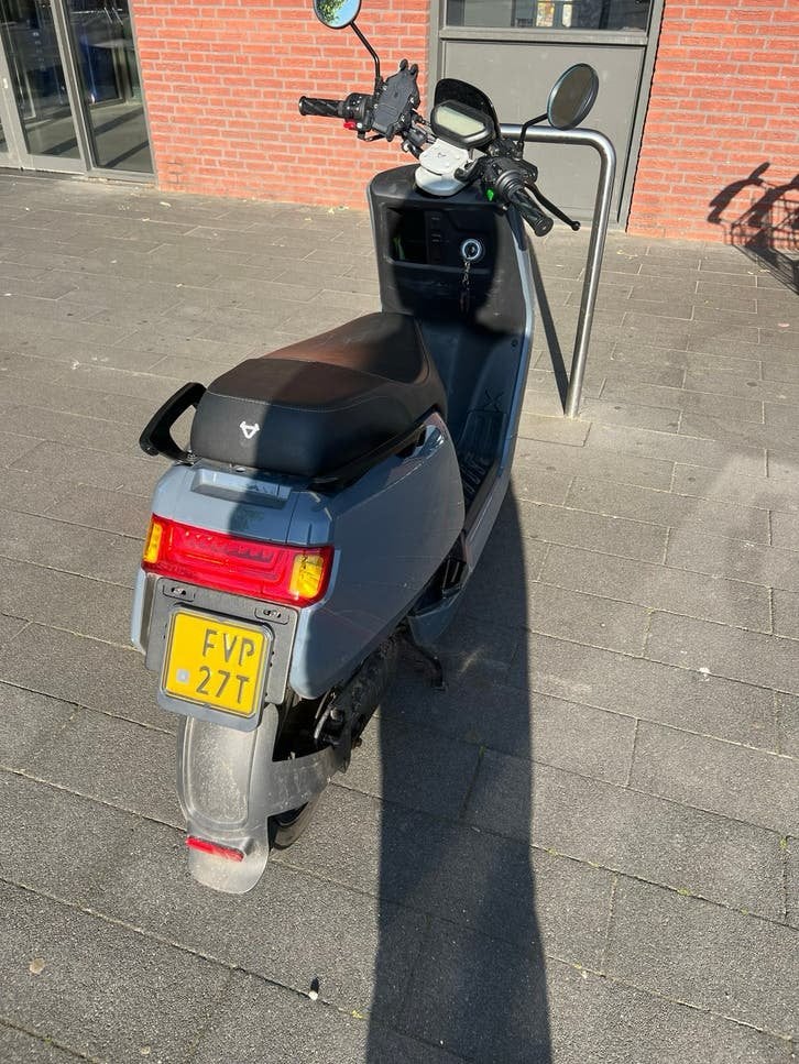 NIU N1S Sport elektrische scooter - 45km/u, 2 accu's, Fietsen en Brommers, Brommeronderdelen | Scooters, Ophalen of Verzenden