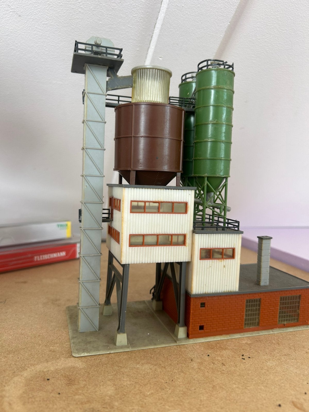 H0 fabriek silo faller nette staat, Hobby en Vrije tijd, Modeltreinen | H0, Overige merken, Gelijkstroom of Wisselstroom, Brug, Tunnel of Gebouw