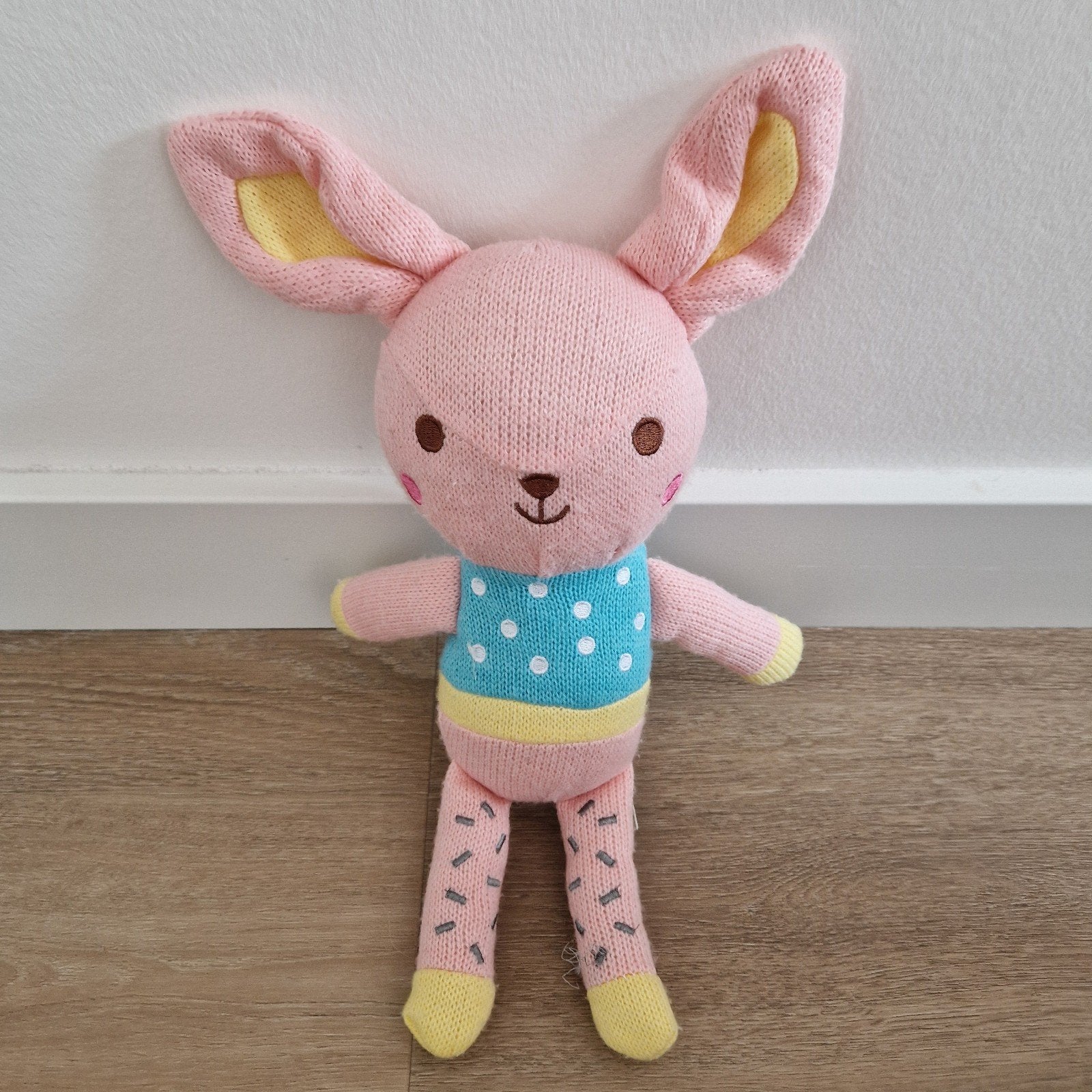 Knuffel Blokker konijn roze gehaakt blauw shirt K5794, Ophalen of Verzenden, Zo goed als nieuw, Konijn