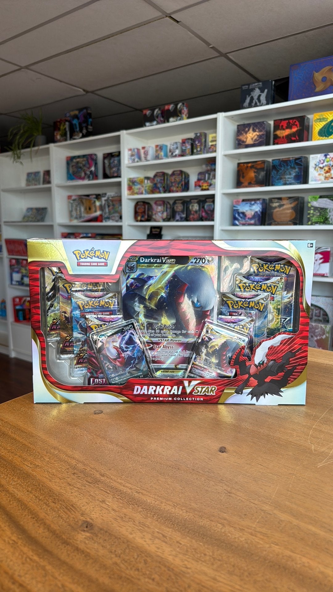 Pokémon Darkrai VSTAR Premium Collection, Ophalen of Verzenden, Zo goed als nieuw