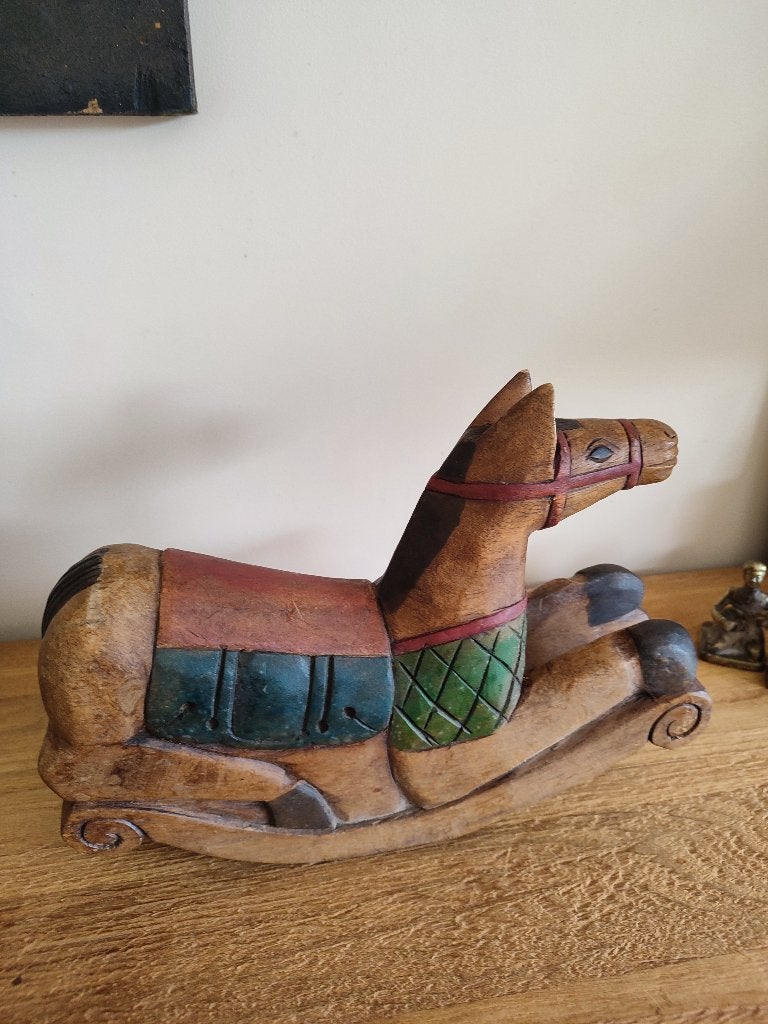 Indonesië: handgemaakt houten paard hobbelpaard, Hout, 24 cm, Ophalen of Verzenden, Geschilderd