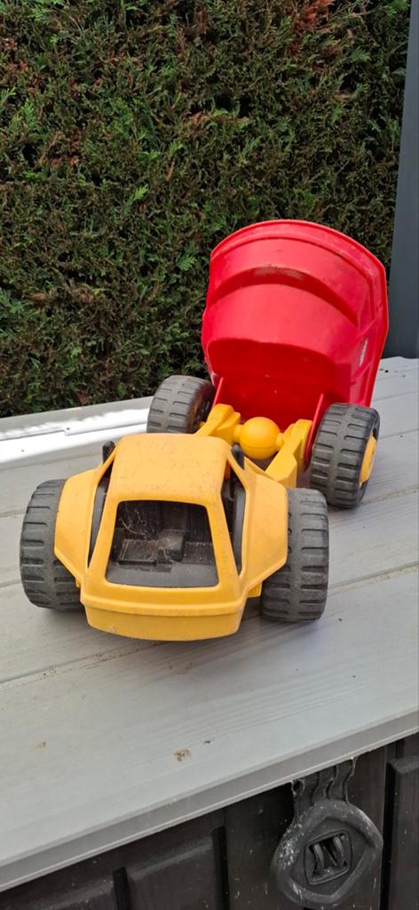 Grote gele speelgoedkiepwagen met rode bak, Ophalen, Gebruikt
