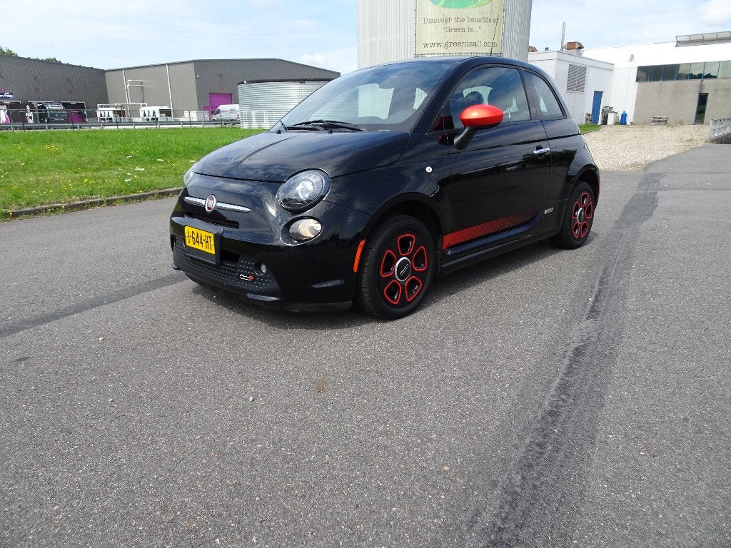 Fiat 500e 2016 Zwart 24kwh Aut. Digitaal Dashboard SOH 99.6, Automaat, Zwart, 4 stoelen, Leder en Stof