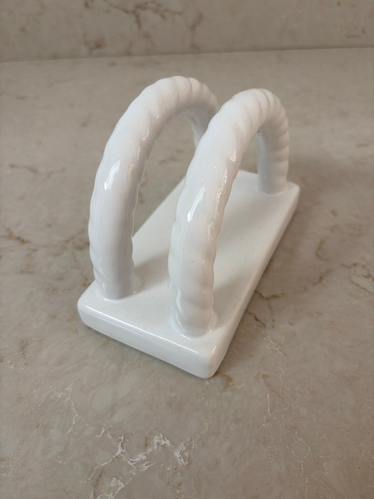 Witte keramische servethouder met touwdesign, Ophalen of Verzenden, Zo goed als nieuw, Modern, Wit
