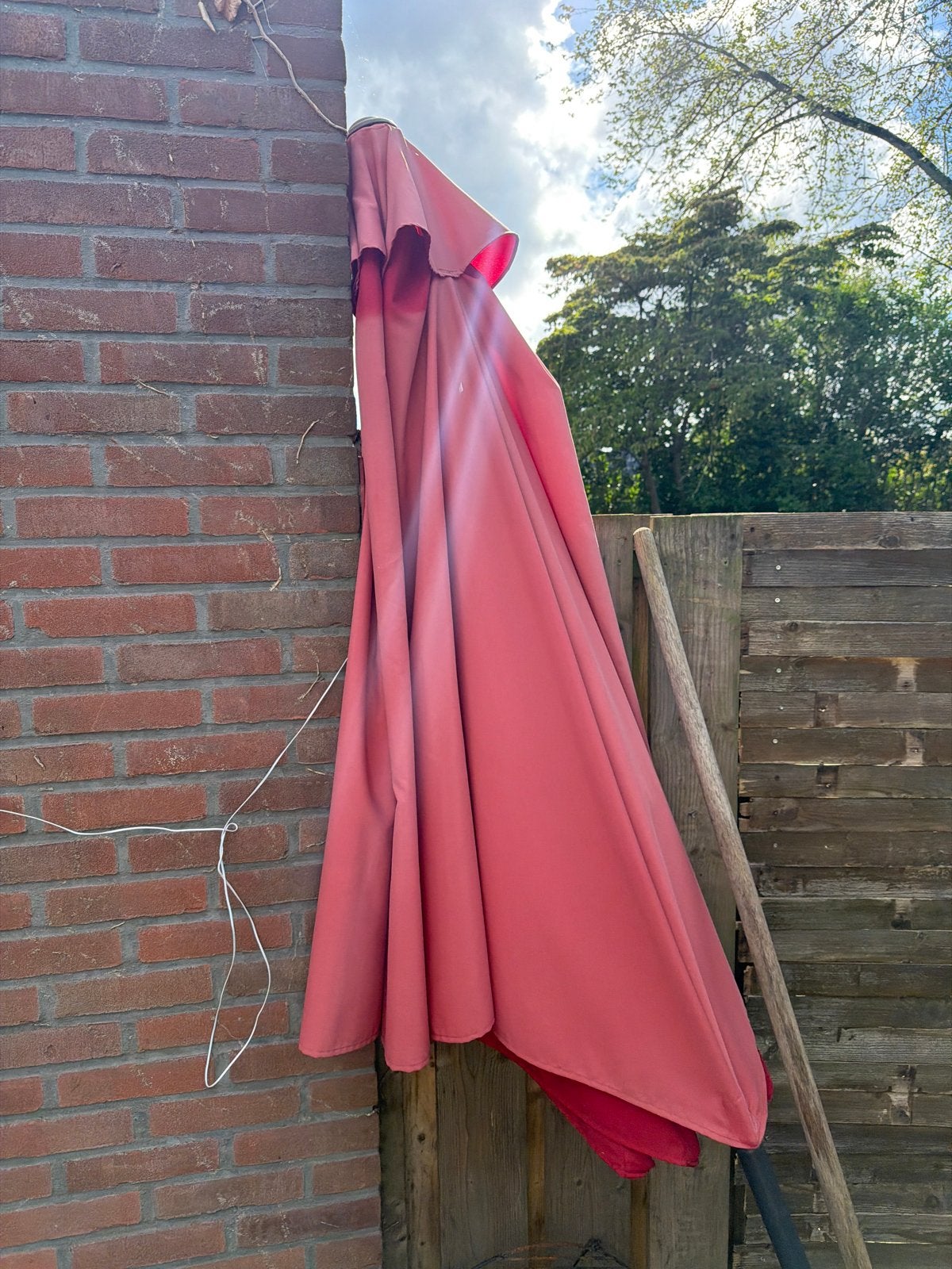 Rode Parasol, Tuin en Terras, Ophalen, Gebruikt, 2 tot 3 meter, Muurparasol