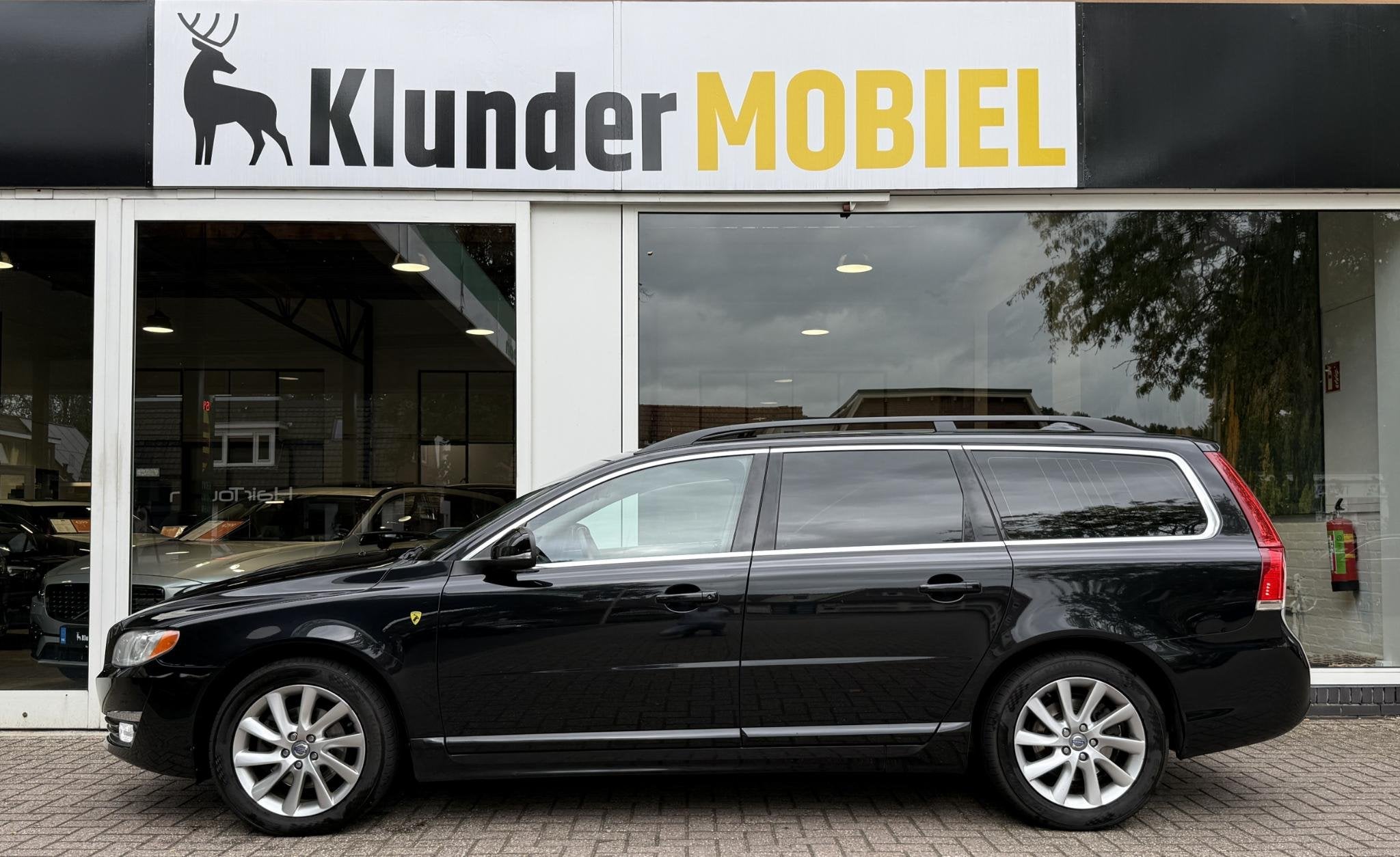 Volvo V70 2.0 D4 Nordic+ Aut. |Schuifdak|Trekhaak|PDC v+a|, Auto's, Stof, Euro 6, 4 cilinders, Zwart