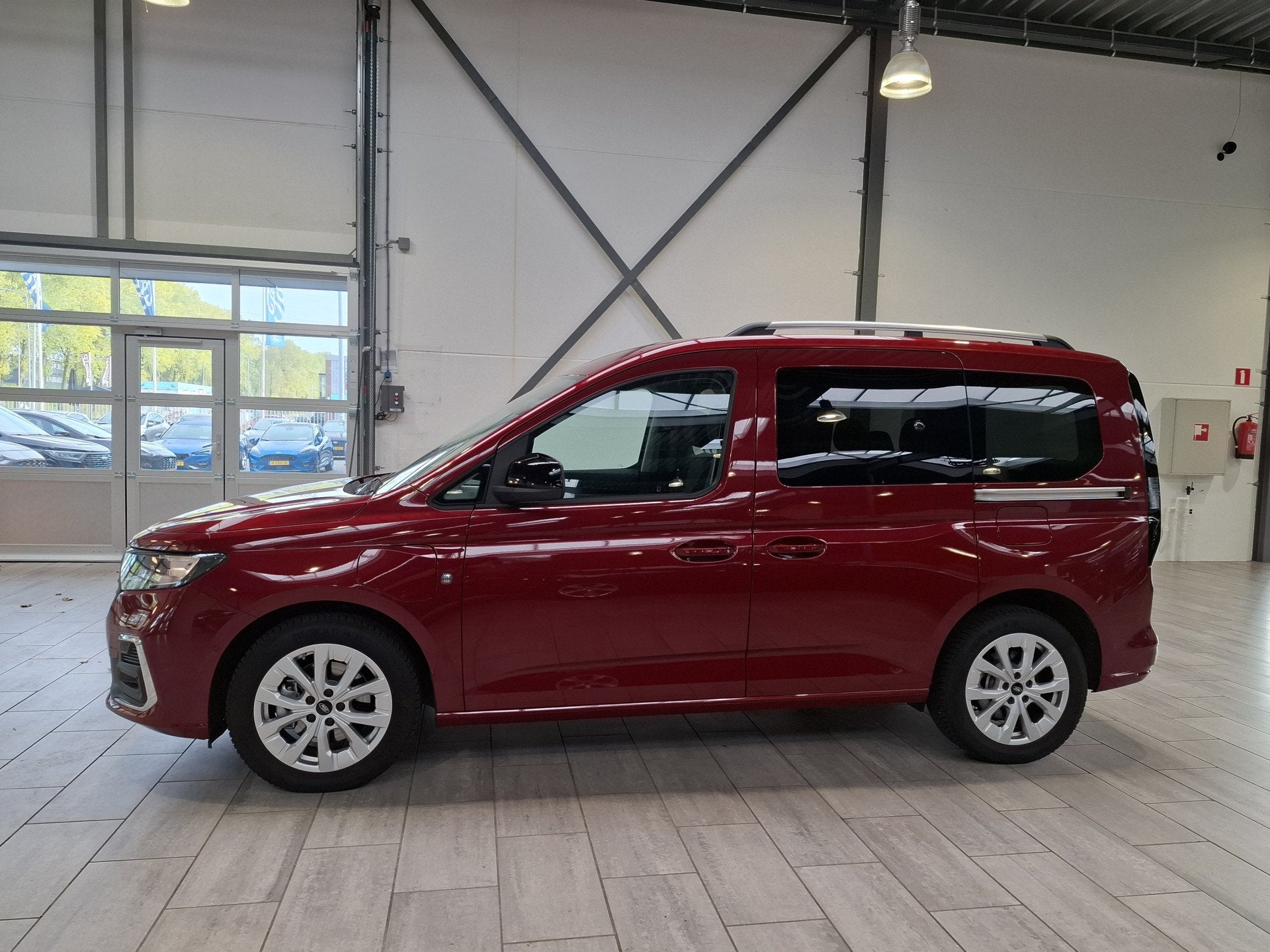 Ford Tourneo Connect 1.5 PHEV 150pk Titanium | Trekhaak | Wi, Stof, Plug-in hybride, Hybride Elektrisch/Benzine, Geïmporteerd