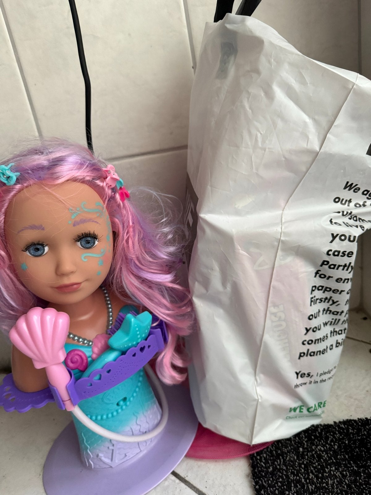 Gratis kleding een speelgoed, Kinderen en Baby's, Speelgoed | Poppen, Ophalen of Verzenden, Gebruikt, Overige typen