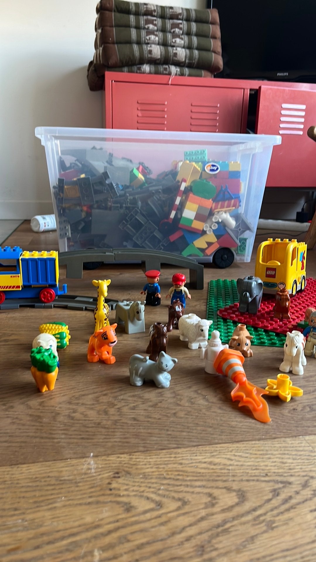 Duplo, krat vol, veel dieren, treinbaan etc, Ophalen of Verzenden, Gebruikt, Duplo