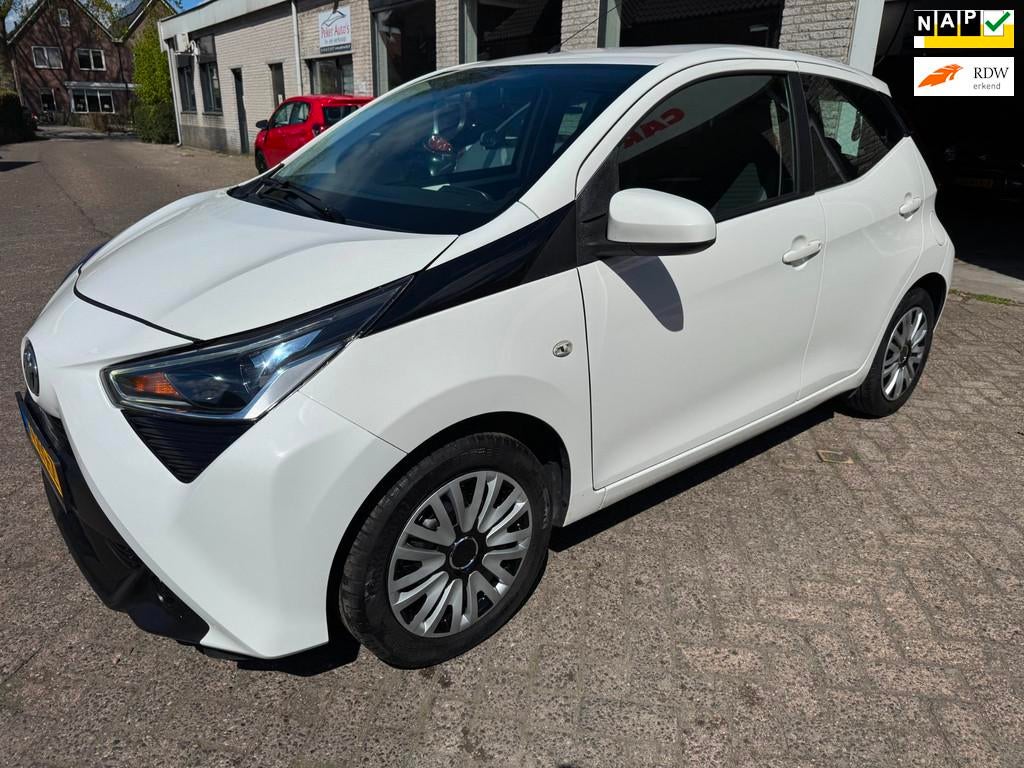 Toyota Aygo 1.0 VVT-i x-play AIRCO ORG 61879 KM NAP KLEINE B, Voorwielaandrijving, Gebruikt, Euro 6, 4 stoelen