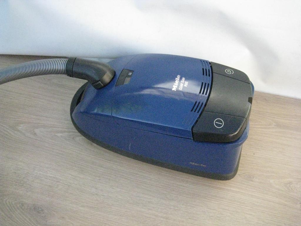 1600 watt Miele Clean Team Plus stofzuiger blauw, Witgoed en Apparatuur, Stofzuigers, Gebruikt, Sledestofzuiger, 1200 tot 1600 watt
