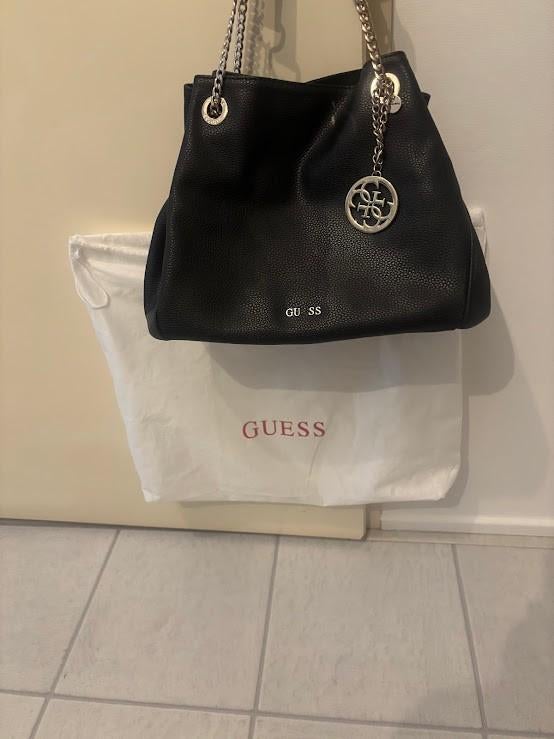 Guess grote handtas met schouderketting handvat, Ophalen, Zo goed als nieuw, Zwart, Handtas