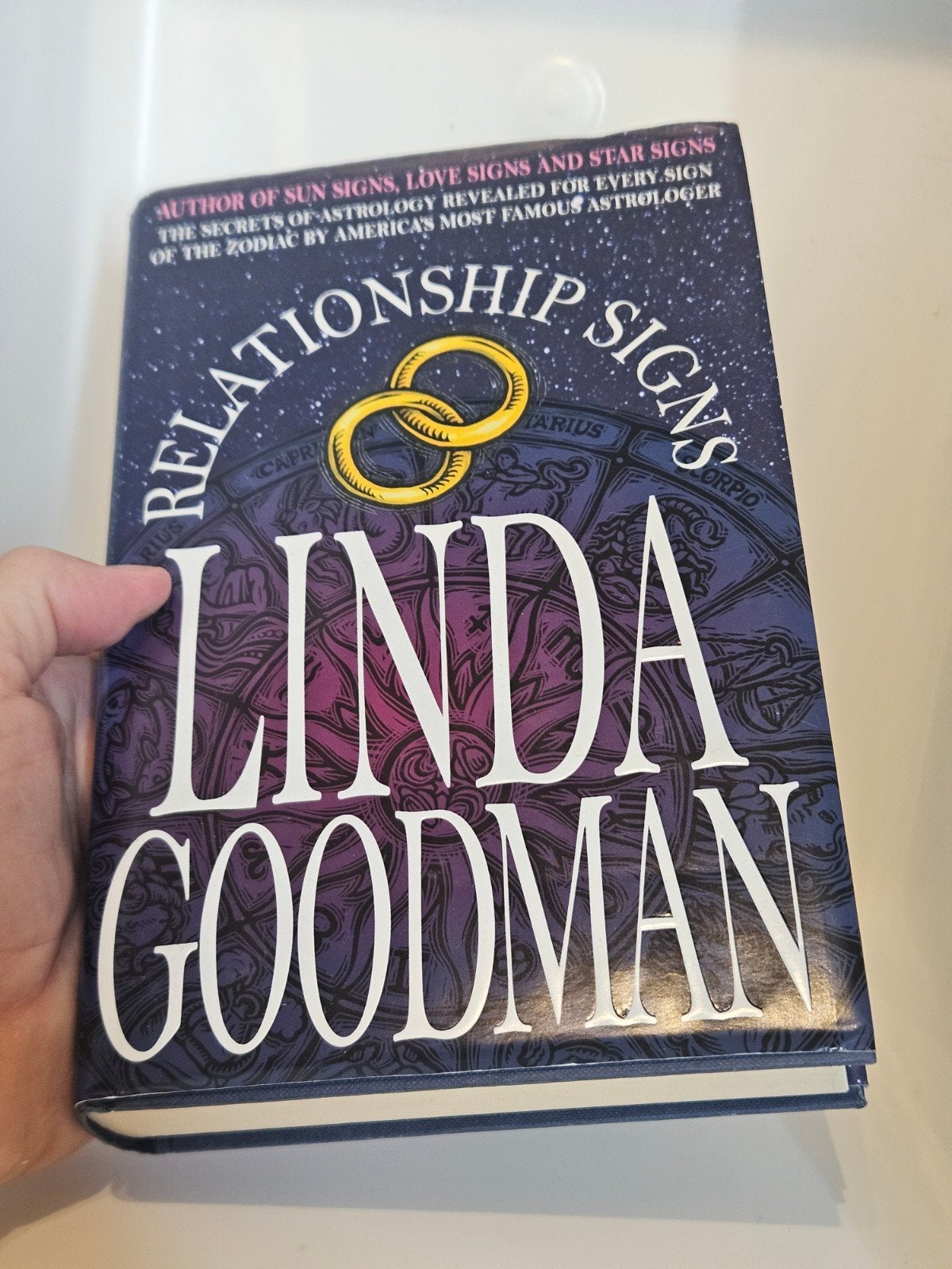 Linda Goodman Relationship Signs Astrologie 1998, Boeken, Esoterie en Spiritualiteit, Gelezen, Linda Goodman, Verzenden, Astrologie