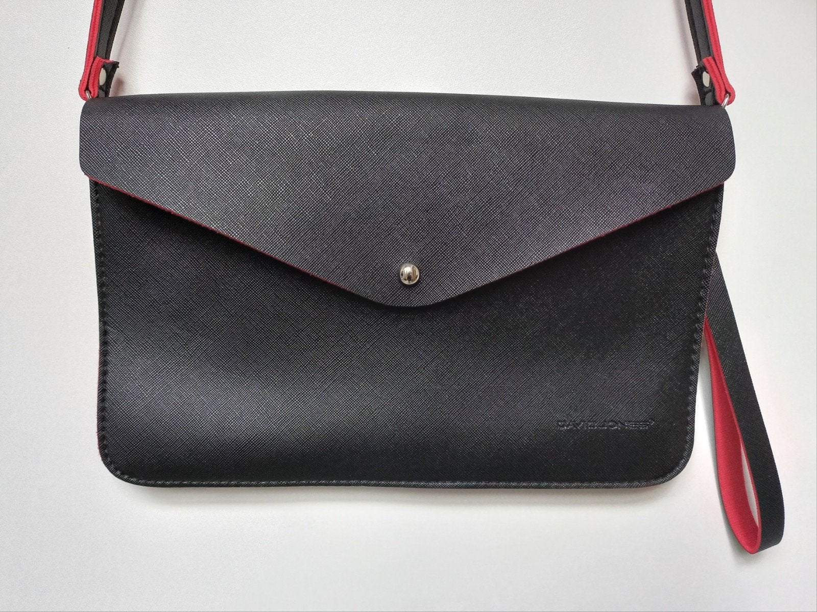 Kunstleren clutch | Zwart met rode details, Sieraden, Tassen en Uiterlijk, Ophalen of Verzenden, Zo goed als nieuw, Zwart, Avondtasje