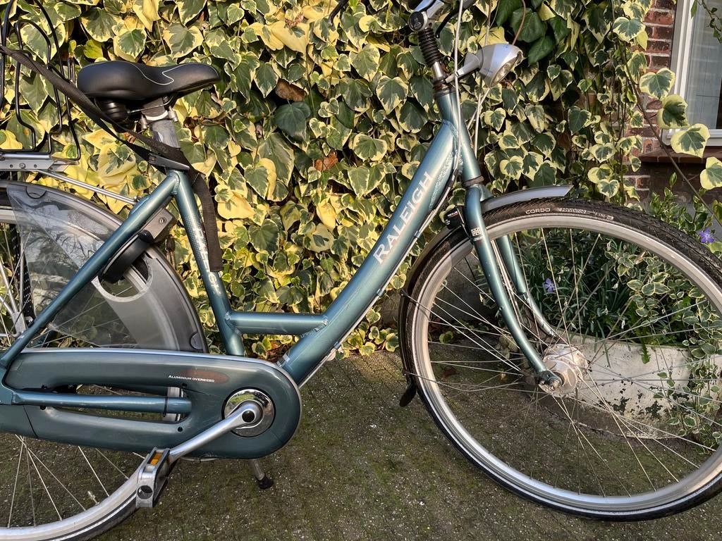Raleigh damesfiets 28 inch, Overige merken, Versnellingen, Ophalen of Verzenden, Trommelrem